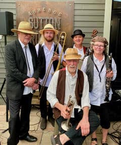 <span style="font-size:12px">AUBERGE SUTTON BROUËRIE</span><BR>HOMEBREW DIXIELAND BAND